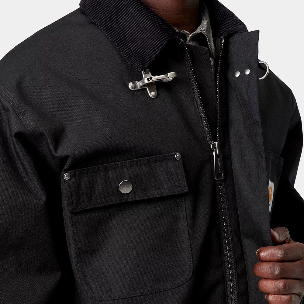 Cappotto Carhartt WIP Adair Coat Black / Black – dettaglio indossato