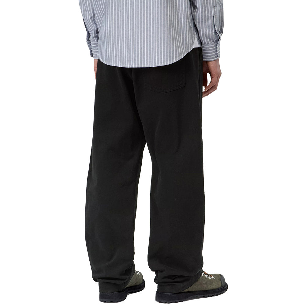 Pantaloni Carhartt WIP Floyde Pant Black / Garment Dyed – indossati vista posteriore