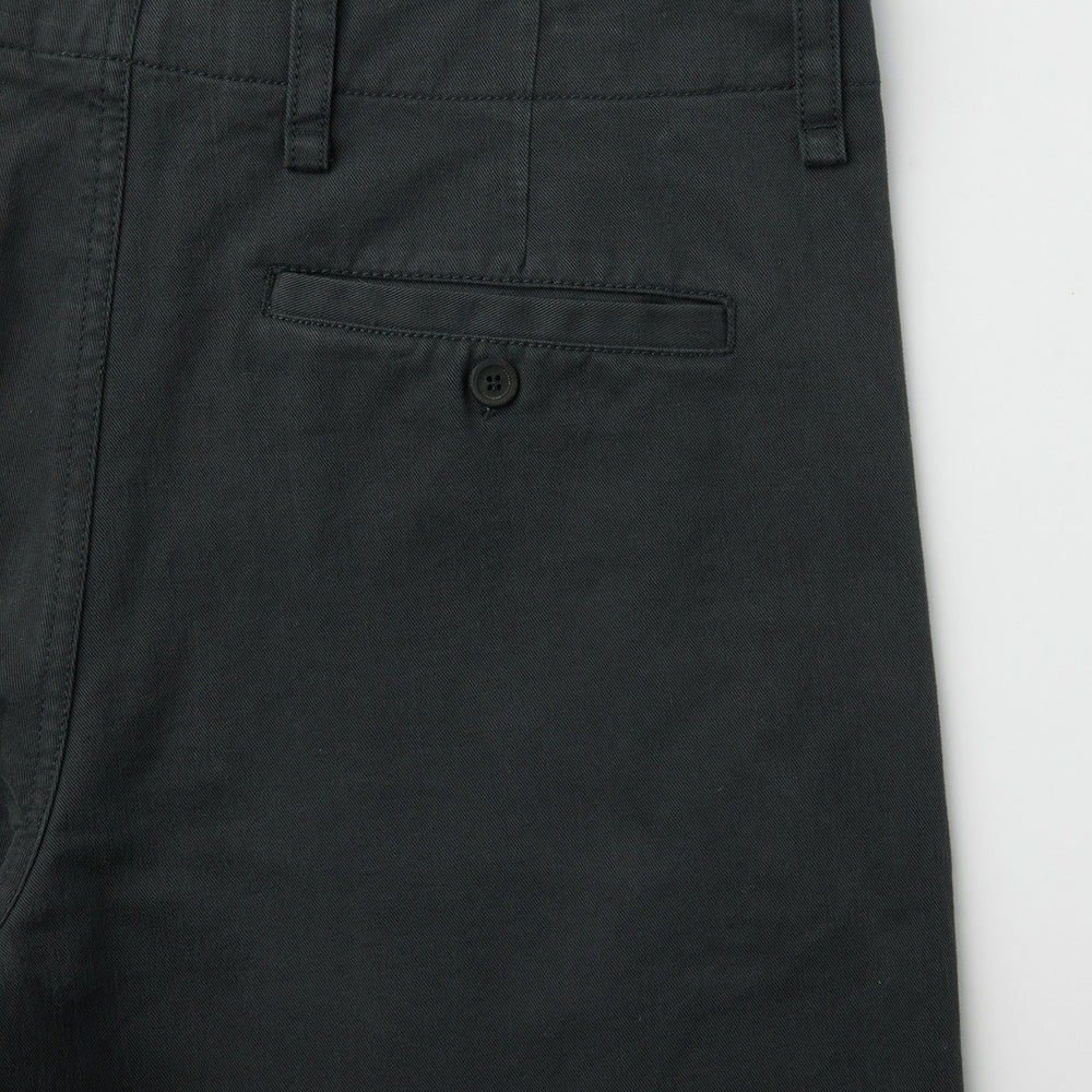Pantaloni COOR Relaxed Cotton Washed Chino Pants Dark Navy – dettaglio della vita sul davanti