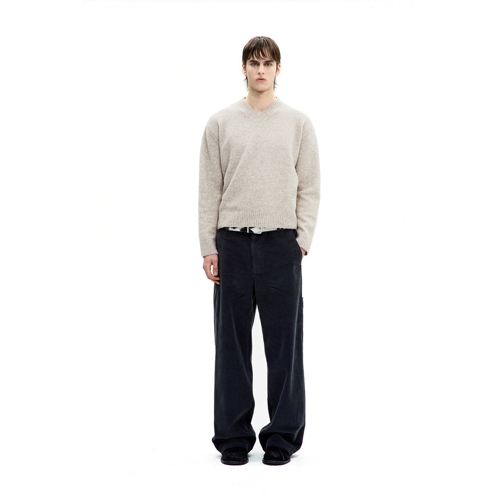 Maglione COOR Wool Blend Hairy V-Neck Sweater Ivory – indossato vista frontale