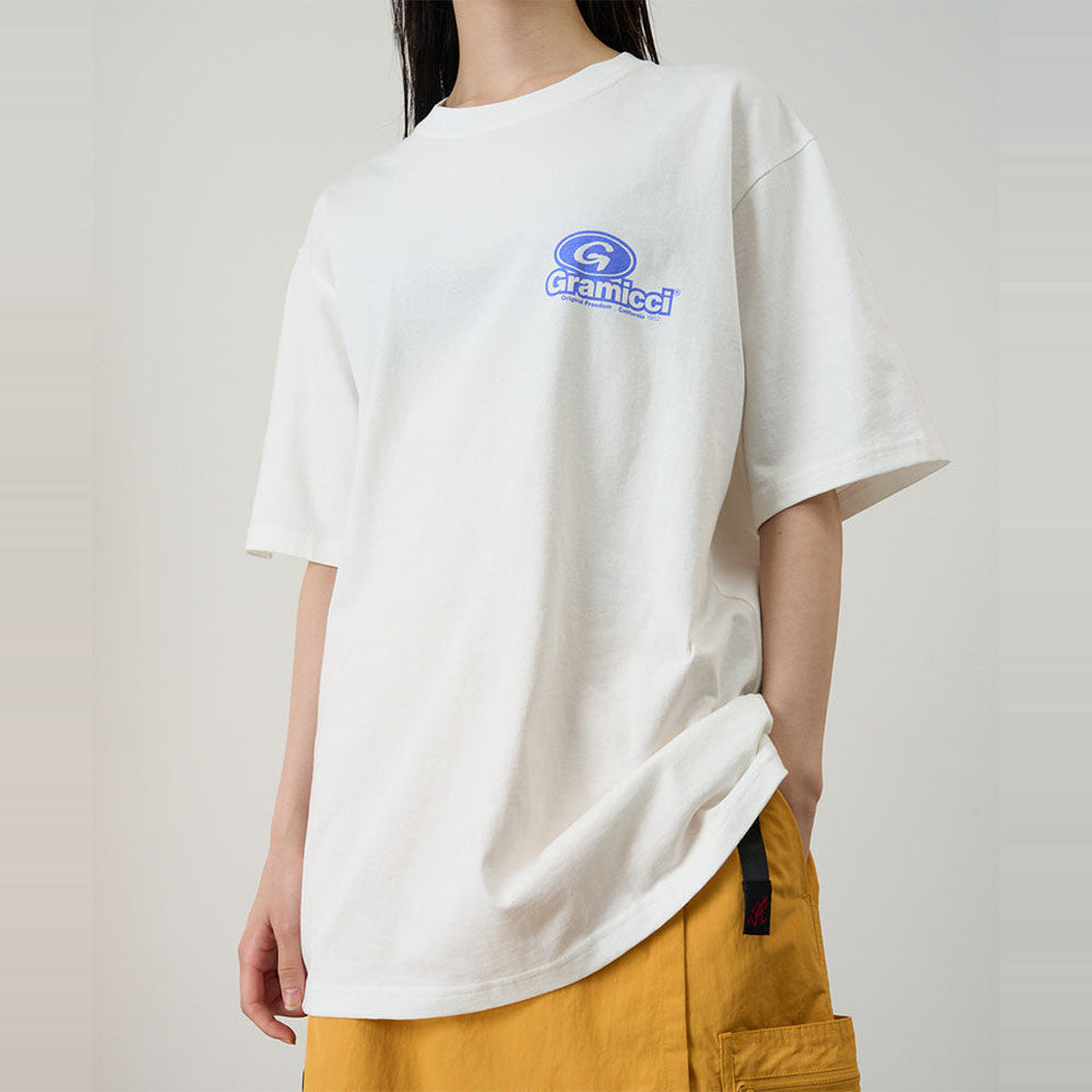 T-shirt Gramicci 82 Tee White – dettaglio indossata