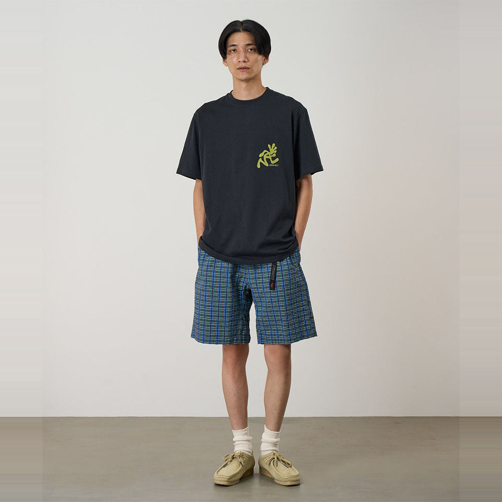 T-shirt Gramicci Running Man Tee Vintage Black – indossata vista frontale