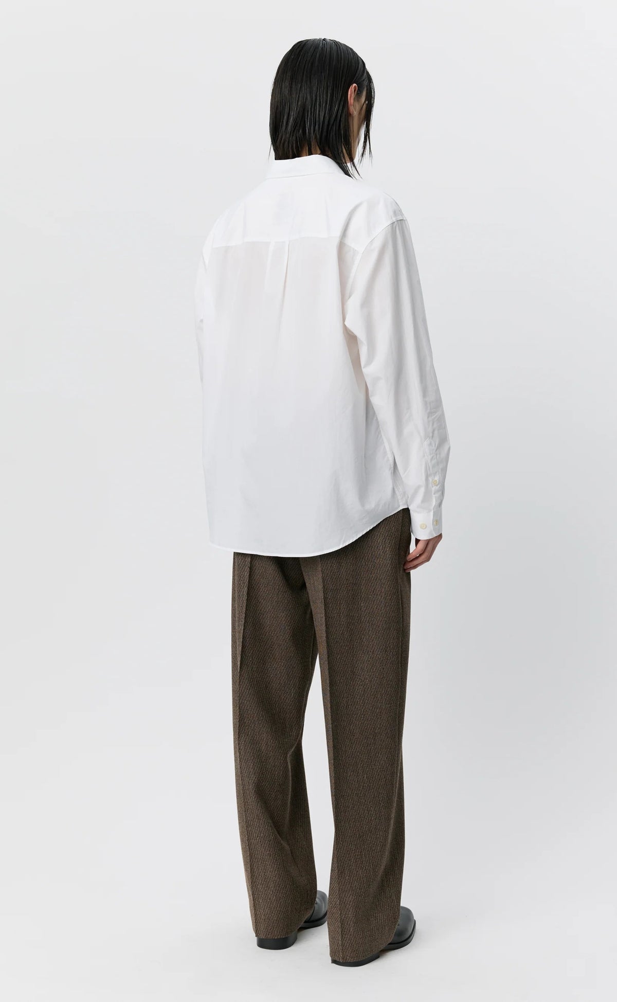 Camicia mfpen Auditorium Shirt Fancy Stripe – indossata vista posteriore
