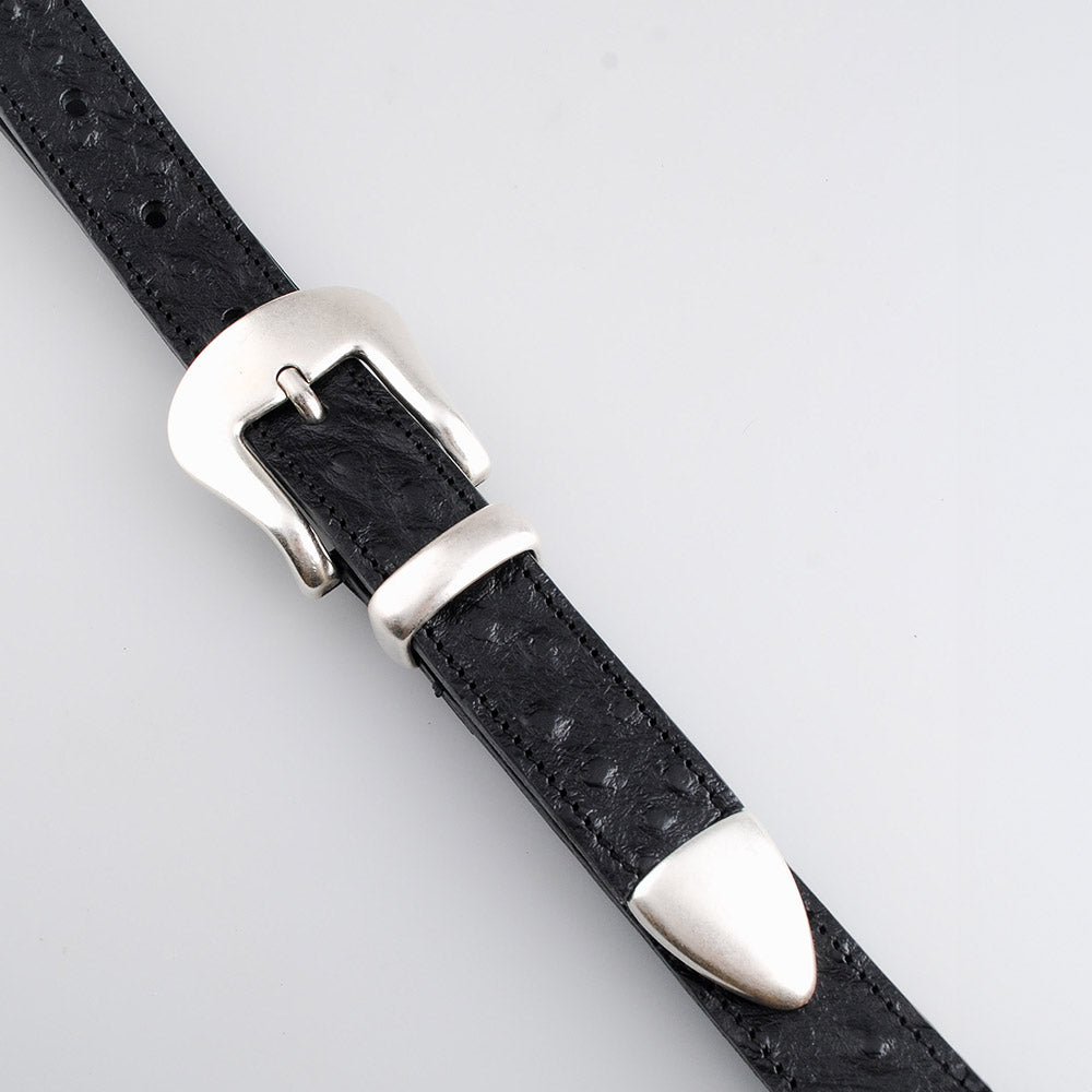 Cintura Molebo Western Buckle Ostrich-Effect Leather Belt Black – dettaglio della fibbia e del puntale