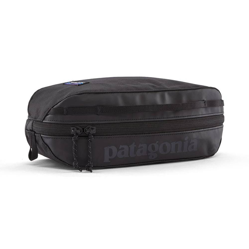 Patagonia Black Hole Cube 3L wash bag Black w/Black – three-quarter view