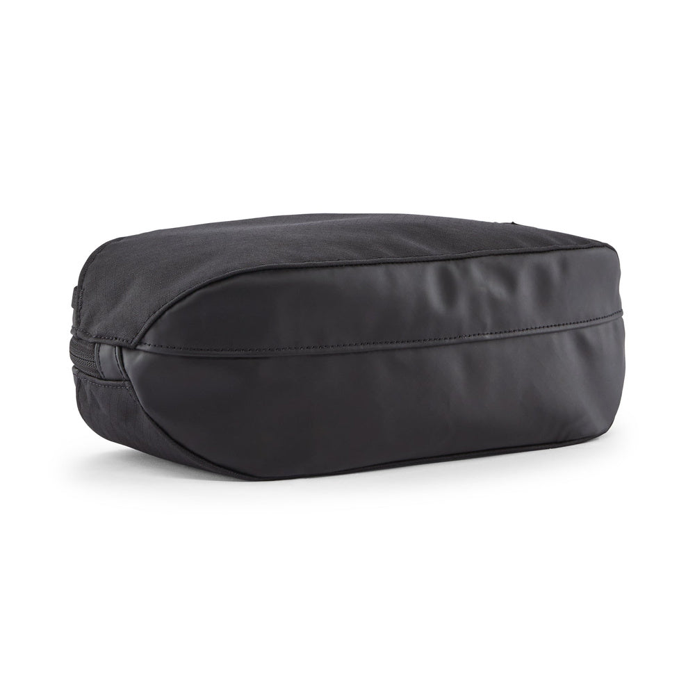 Patagonia Black Hole Cube 3L wash bag Black w/Black – back view