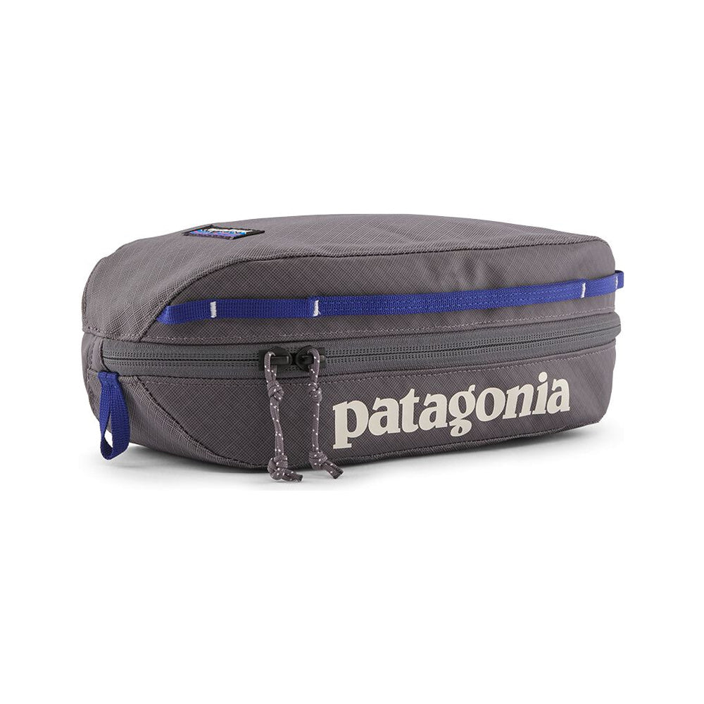 Beauty case Patagonia Black Hole Cube 3L May Grey – vista di tre quarti