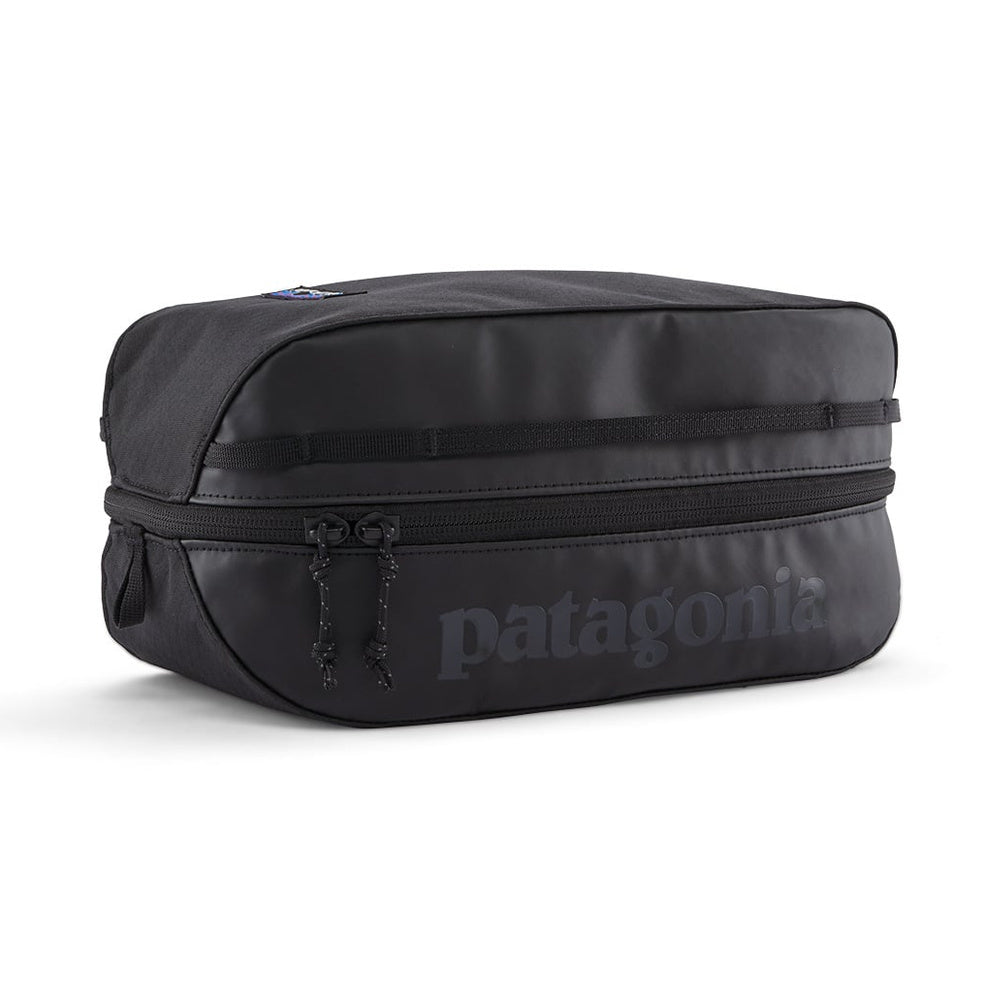Patagonia Black Hole Cube 6L wash bag Black w/Black – three-quarter view