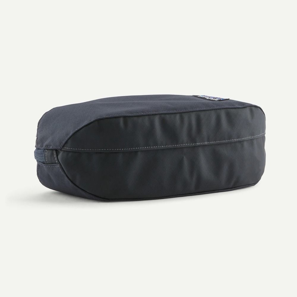 Beauty case Patagonia Black Hole® Cube 3L Smolder Blue w/Amanita Red – vista di tre quarti