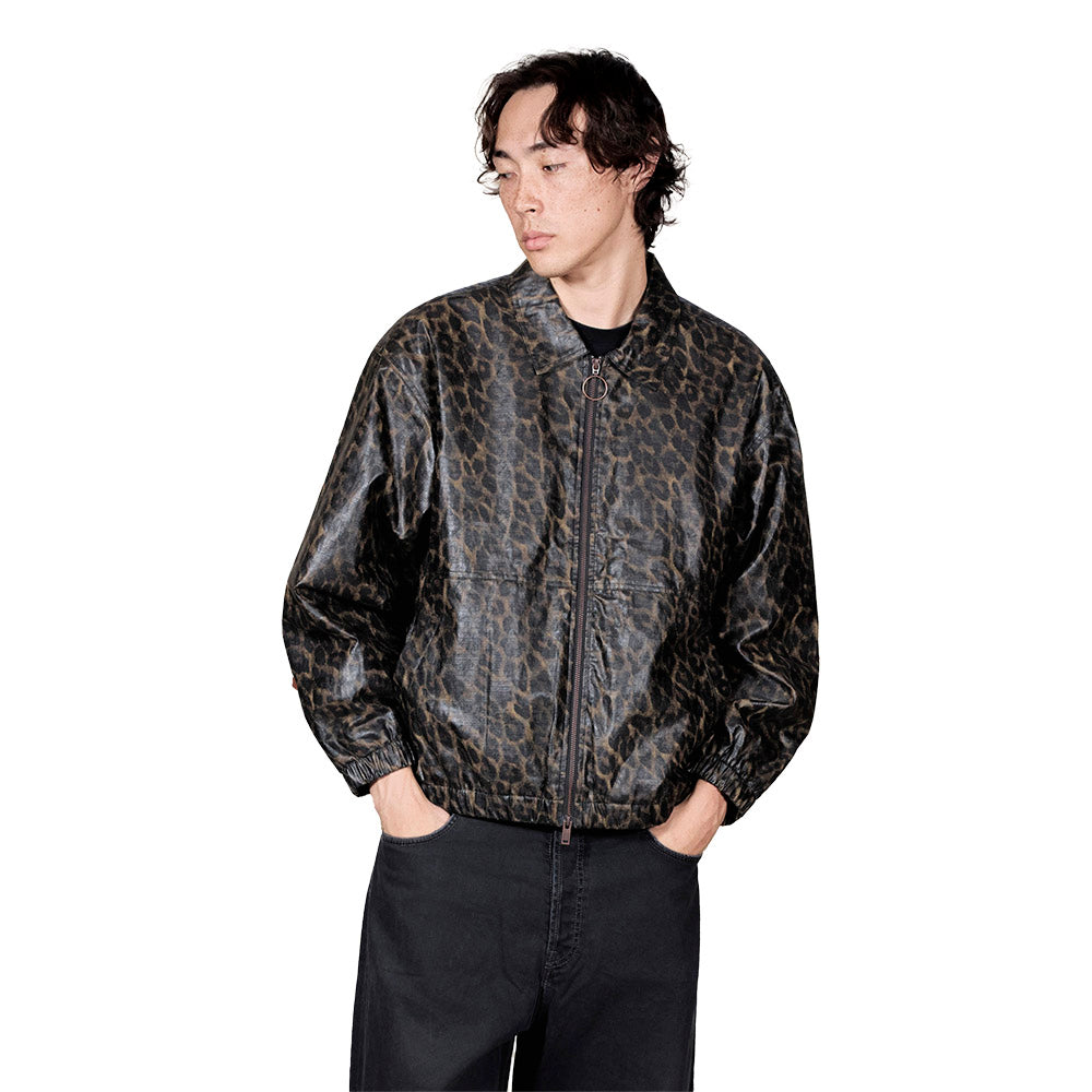 Giacca PLEASURES Leopard Waxed Jacket Leopard – indossata vista frontale