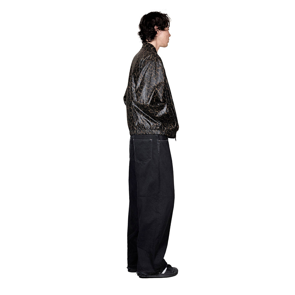 Giacca PLEASURES Leopard Waxed Jacket Leopard – indossata vista laterale