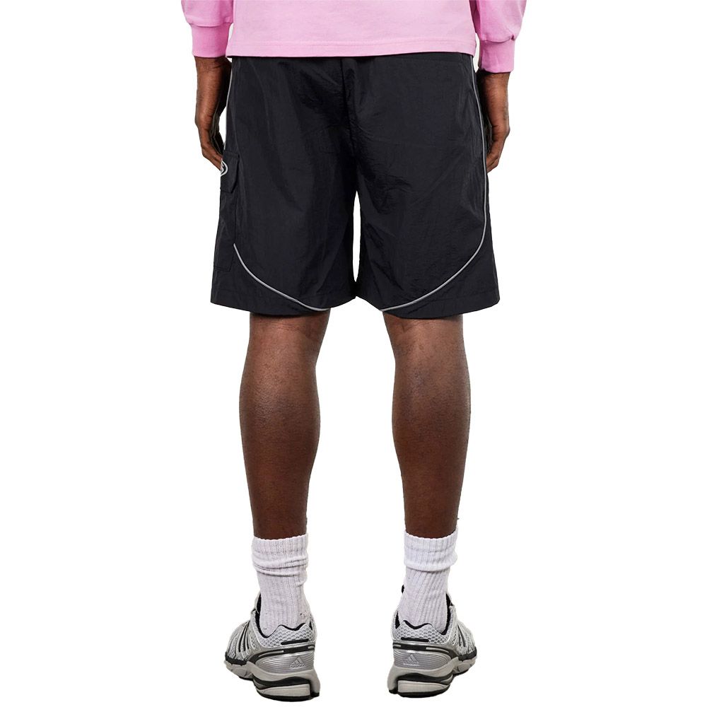 Short PLEASURES Protection Active Shorts Black – indossati vista di tre quarti