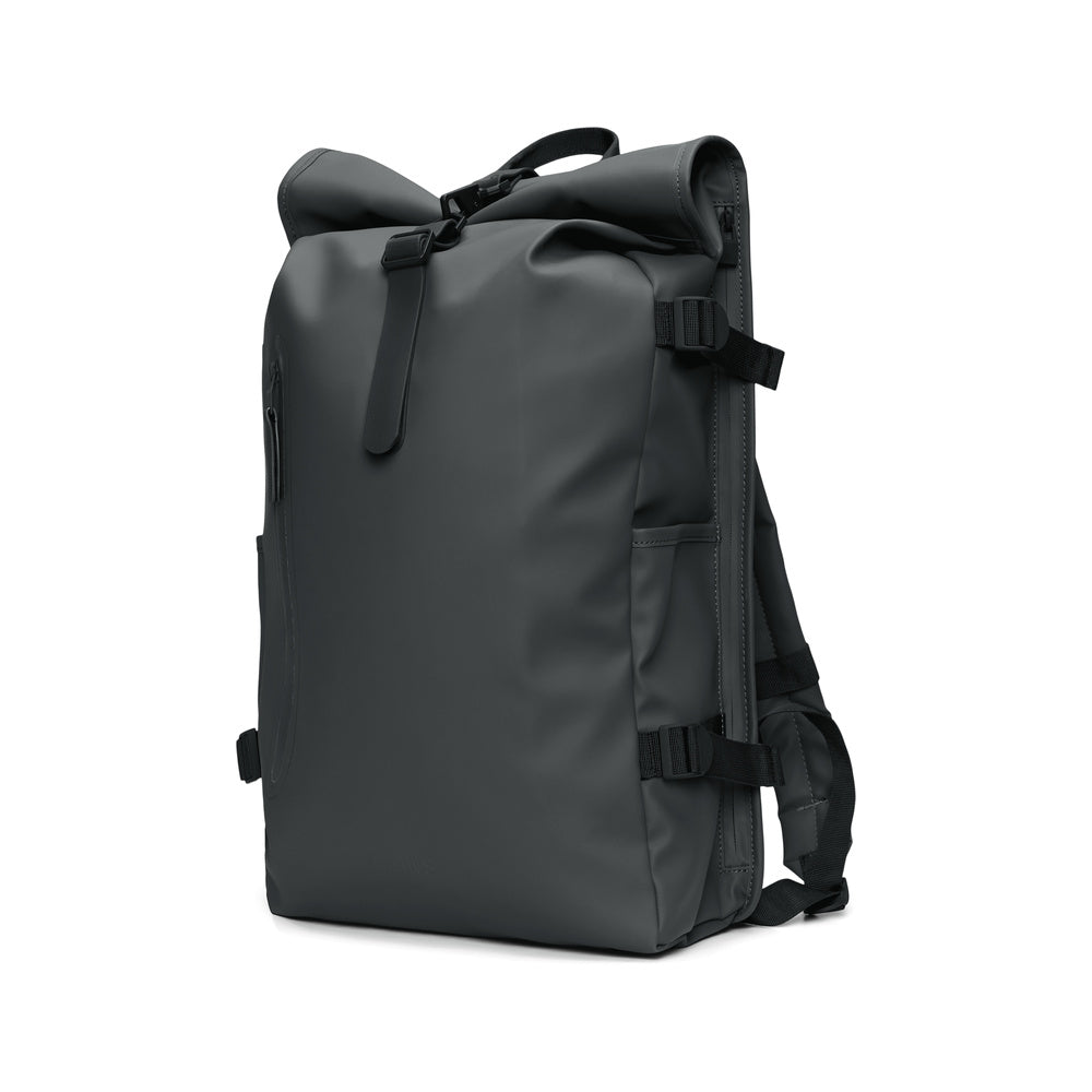 Zaino Rains Rolltop Rucksack Large Dark Grey – vista di tre quarti