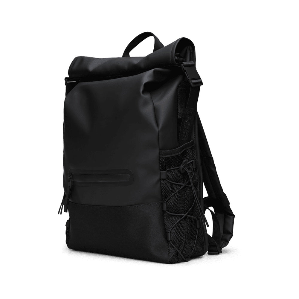 Zaino Rains Trail Mountaineer Rolltop Black – vista di tre quarti