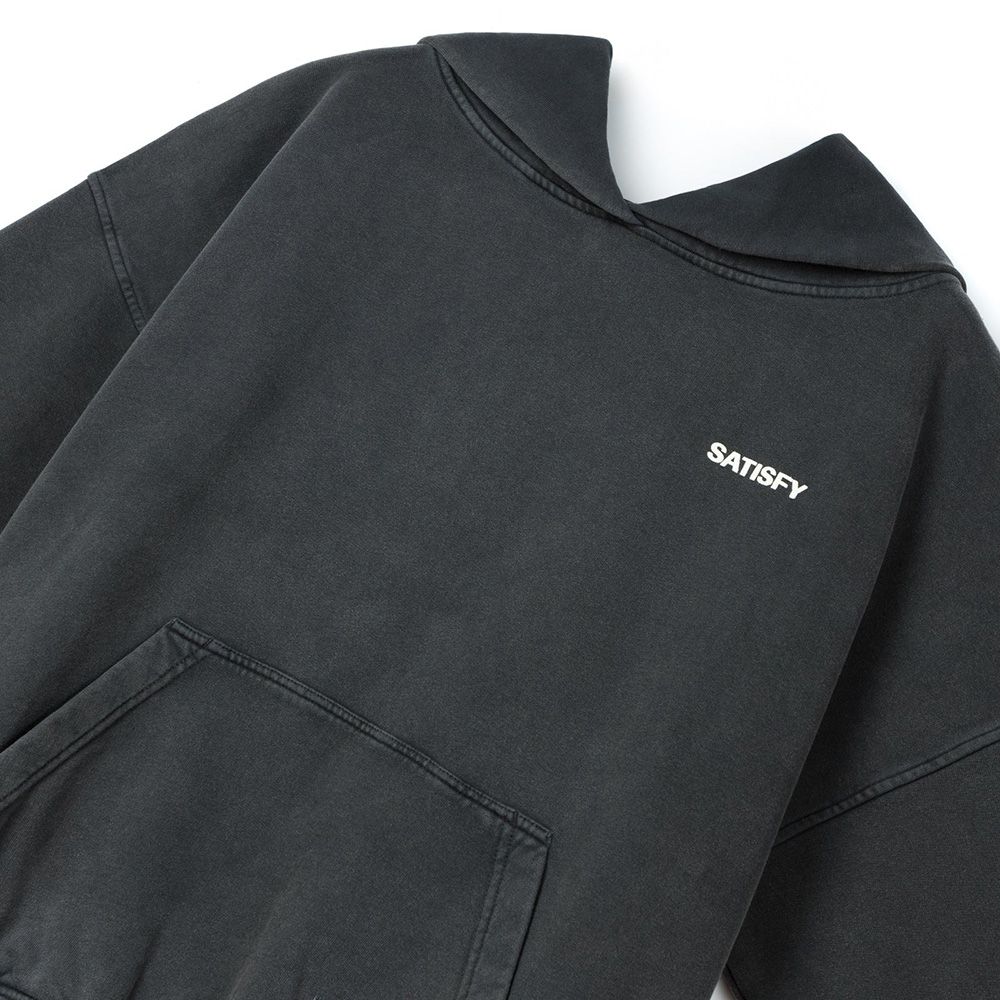 Felpa Satisfy SoftCell Hoodie Aged Black – vista di tre quarti
