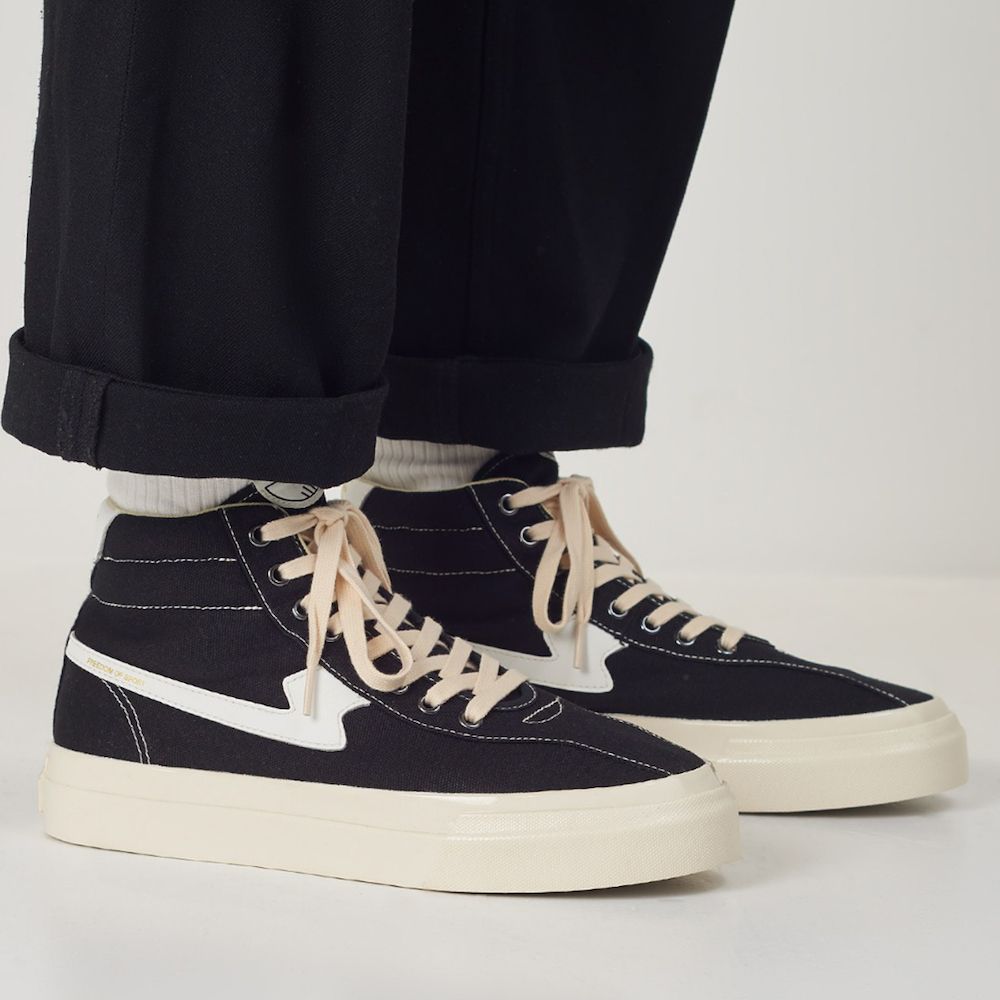 Sneaker Stepney Workers Club Varden S-Strike Canvas Black/White – indossate